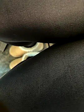 HiddenHoneyLDN online show from 4, 10, 2025