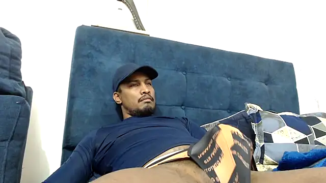 ElCaballeroNegro24 online show from 5, 4, 2026