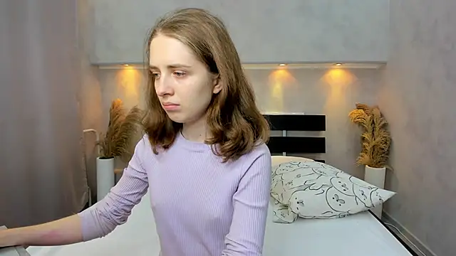 Camilla Kelly online show from 3, 10, 2025