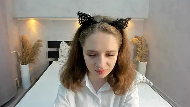 Camilla Kelly online show from 12, 10, 2025