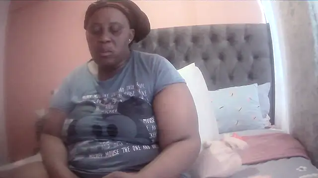 HUGEASSXXXXX online show from 23, 3, 2026