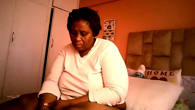 HUGEASSXXXXX online show from 18, 6, 2026