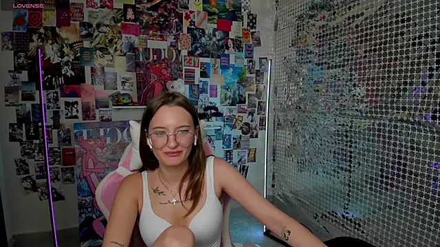 Snapshot of Maryyy_May chatting on 8, 9, 2025 Maryyy May online show from 8, 9, 2025