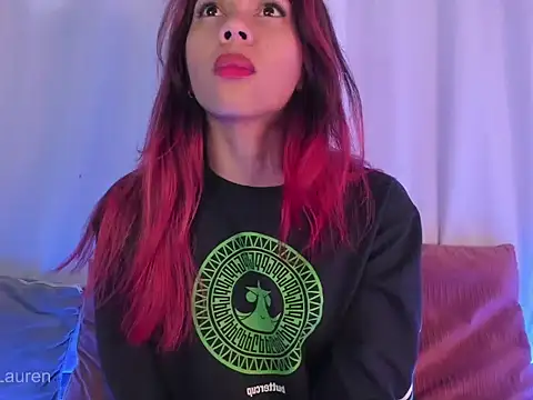 Laurenn 2 online show from 5, 11, 2025