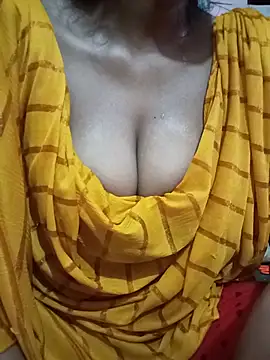 Snapshot of kaviyaponnu0987 chatting on 2, 6, 2026 kaviyaponnu0987 online show from 2, 6, 2026