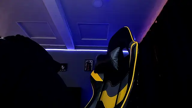 Snapshot of alexgiraldo__ chatting on 11, 9, 2025 alexgiraldo online show from 11, 9, 2025