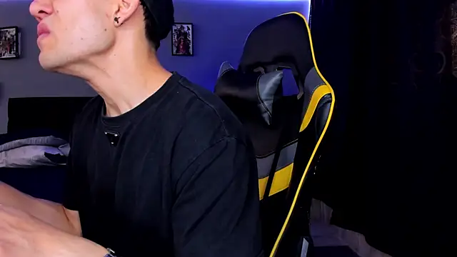 Snapshot of alexgiraldo__ chatting on 13, 9, 2025 alexgiraldo online show from 13, 9, 2025