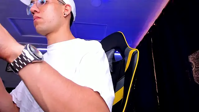 Snapshot of alexgiraldo__ chatting on 21, 9, 2025 alexgiraldo online show from 21, 9, 2025