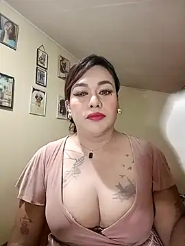 Snapshot of EmmaKantutera chatting on 4, 2, 2026 EmmaKantutera online show from 4, 2, 2026