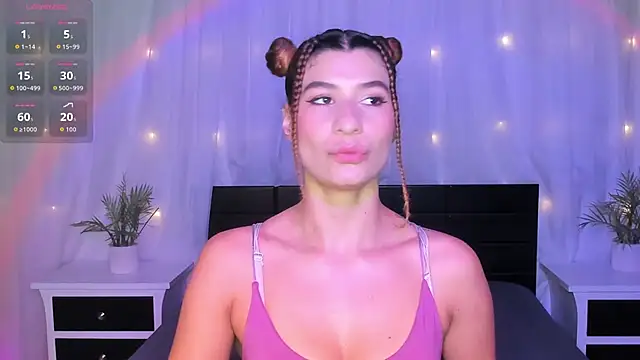 Snapshot of Evolet_Bee chatting on 12, 11, 2025 Evolet Bee online show from 12, 11, 2025