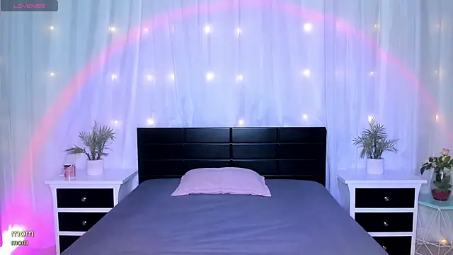 Snapshot of Evolet_Bee chatting on 21, 2, 2026 Evolet Bee online show from 21, 2, 2026