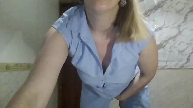 Snapshot of MiyaHottie chatting on 19, 7, 2026 MiyaHottie online show from 19, 7, 2026