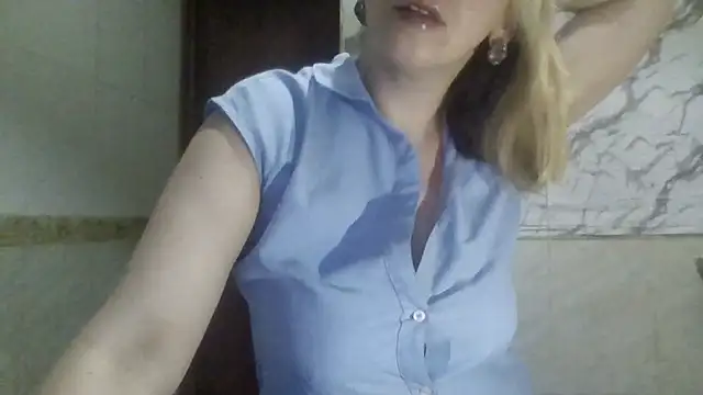 Snapshot of MiyaHottie chatting on 21, 7, 2026 MiyaHottie online show from 21, 7, 2026