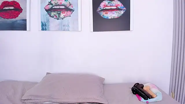 Monika-Ruiz online show from 25, 9, 2025