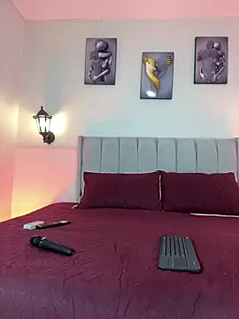 Samara Hadi  online show from 2, 2, 2026