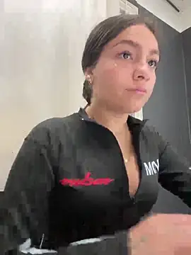 Alyha Cortes online show from 25, 9, 2025