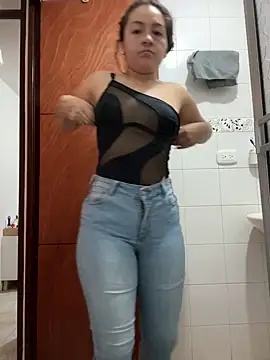 Alyha Cortes online show from 16, 10, 2025