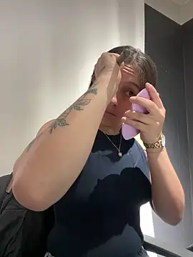 Alyha Cortes online show from 26, 11, 2025