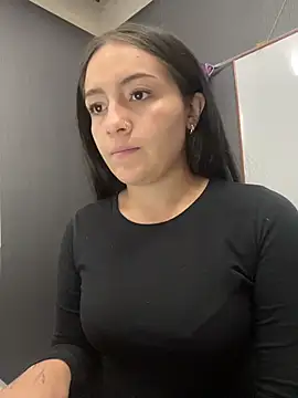 Alyha Cortes online show from 13, 2, 2026