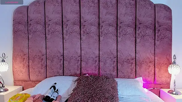 Snapshot of ValeskaZuev1 chatting on 24, 9, 2025 ValeskaZuev1 online show from 24, 9, 2025