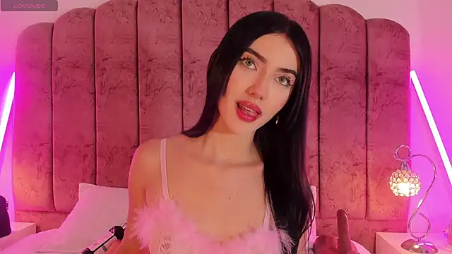 Snapshot of ValeskaZuev1 chatting on 12, 10, 2025 ValeskaZuev1 online show from 12, 10, 2025