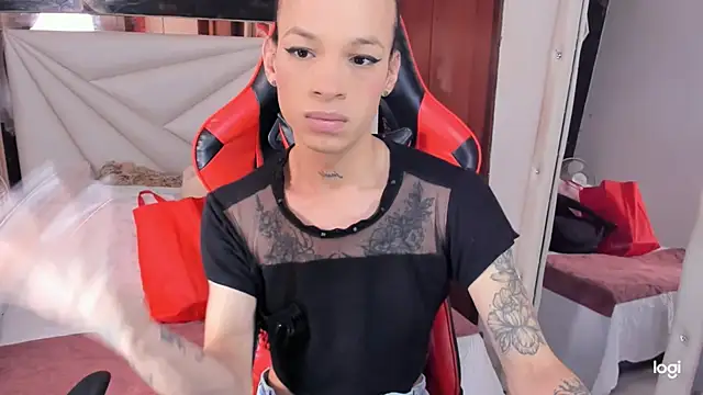 Snapshot of sara_slut21 chatting on 13, 12, 2024 sara slut21 online show from 13, 12, 2024