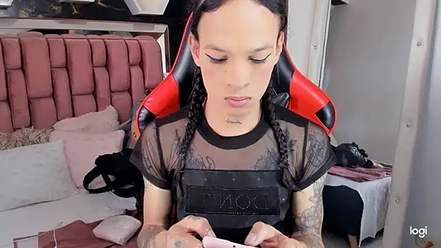 Snapshot of sara_slut21 chatting on 23, 1, 2025 sara slut21 online show from 23, 1, 2025