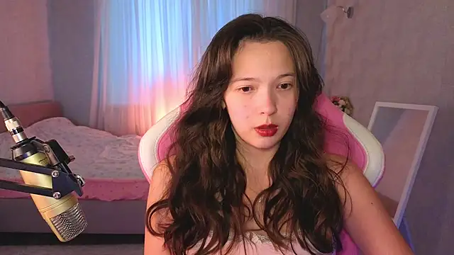 yuna sunshy online show from 18, 7, 2026