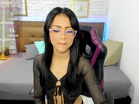 Snapshot of liittle_sunflower chatting on 19, 11, 2025 liittle sunflower online show from 19, 11, 2025