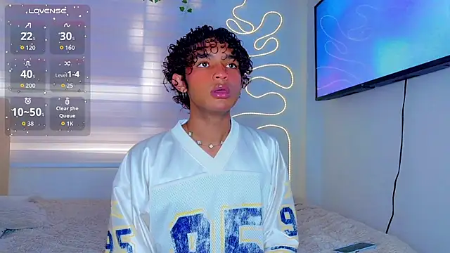 Snapshot of Aaron_Wiinter chatting on 12, 2, 2026 Aaron Wiinter online show from 12, 2, 2026