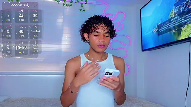 Snapshot of Aaron_Wiinter chatting on 2, 3, 2026 Aaron Wiinter online show from 2, 3, 2026