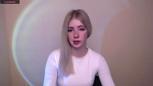 AliceHotty  online show from 17, 10, 2025