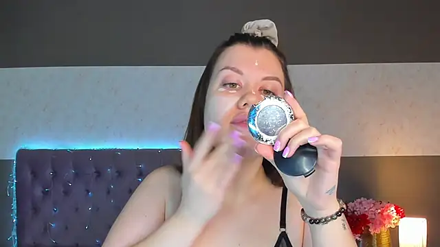 NikkiBustt online show from 19, 2, 2026