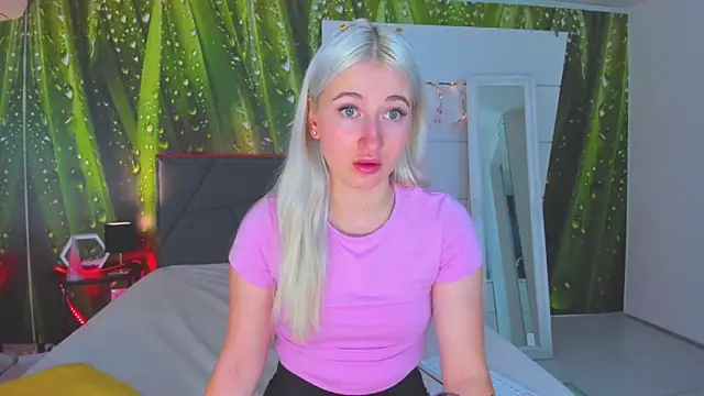 HollyTailors online show from 6, 10, 2025