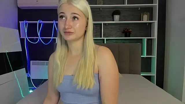 HollyTailors online show from 17, 11, 2025