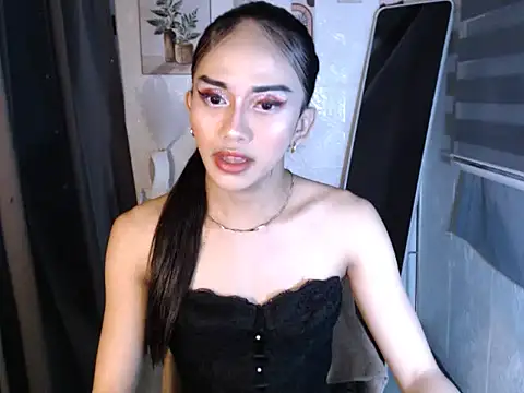 Snapshot of LauraSoHot chatting on 24, 9, 2025 LauraSoHot online show from 24, 9, 2025