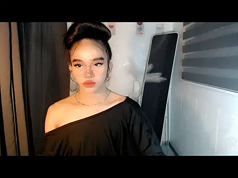 LauraSoHot online show from 23, 11, 2025