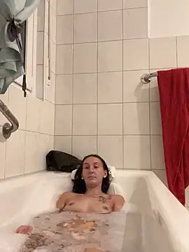 Snapshot of Emilia_Mausi chatting on 8, 9, 2025 Emilia Mausi online show from 8, 9, 2025