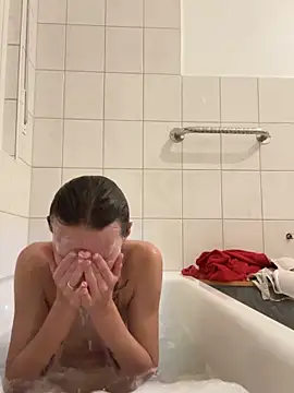 Snapshot of Emilia_Mausi chatting on 7, 10, 2025 Emilia Mausi online show from 7, 10, 2025