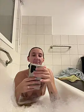 Snapshot of Emilia_Mausi chatting on 11, 10, 2025 Emilia Mausi online show from 11, 10, 2025