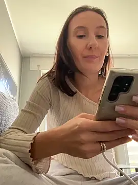 Snapshot of Emilia_Mausi chatting on 30, 10, 2025 Emilia Mausi online show from 30, 10, 2025