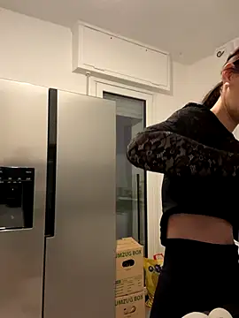 Emilia Mausi online show from 5, 11, 2025