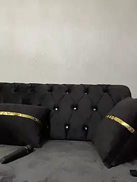 Emilia Mausi online show from 5, 3, 2026