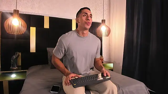 Lucio  Fox online show from 2, 4, 2026