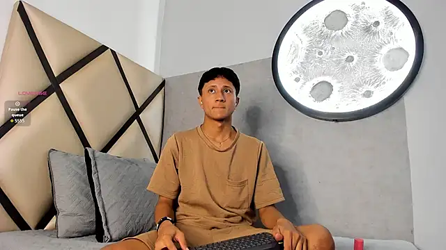  Leohot  online show from 11, 9, 2025