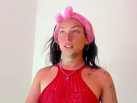 Snapshot of Megan_Gil_ chatting on 8, 9, 2025 Megan Gil online show from 8, 9, 2025