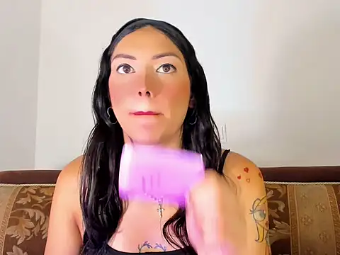 Snapshot of Megan_Gil_ chatting on 3, 10, 2025 Megan Gil online show from 3, 10, 2025