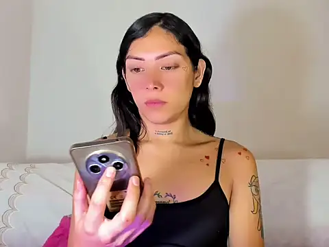 Snapshot of Megan_Gil_ chatting on 20, 10, 2025 Megan Gil online show from 20, 10, 2025