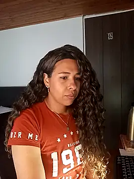 IVONNE COLLINS33 online show from 3, 11, 2025