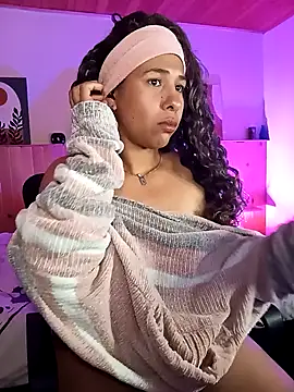 IVONNE COLLINS33 online show from 5, 3, 2026